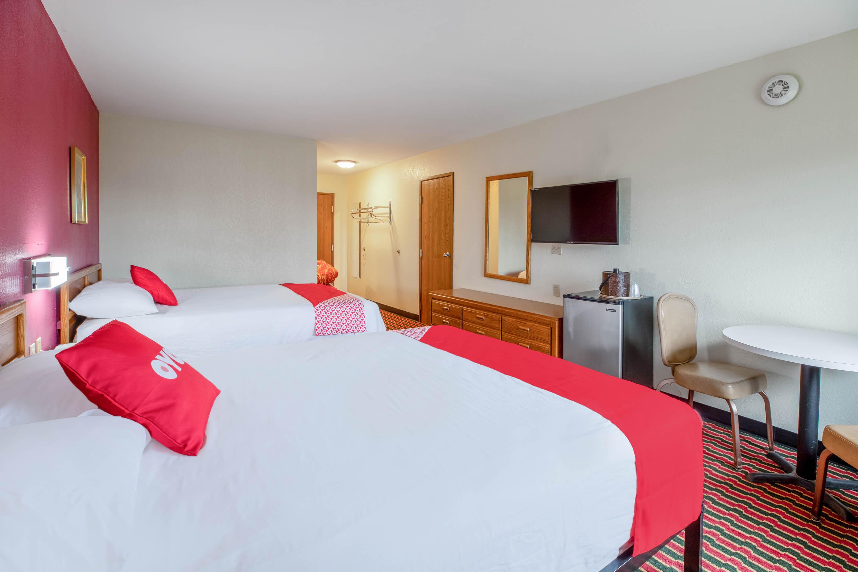Oyo Hotel Chesaning Route 52 & Hwy 57 Exteriér fotografie