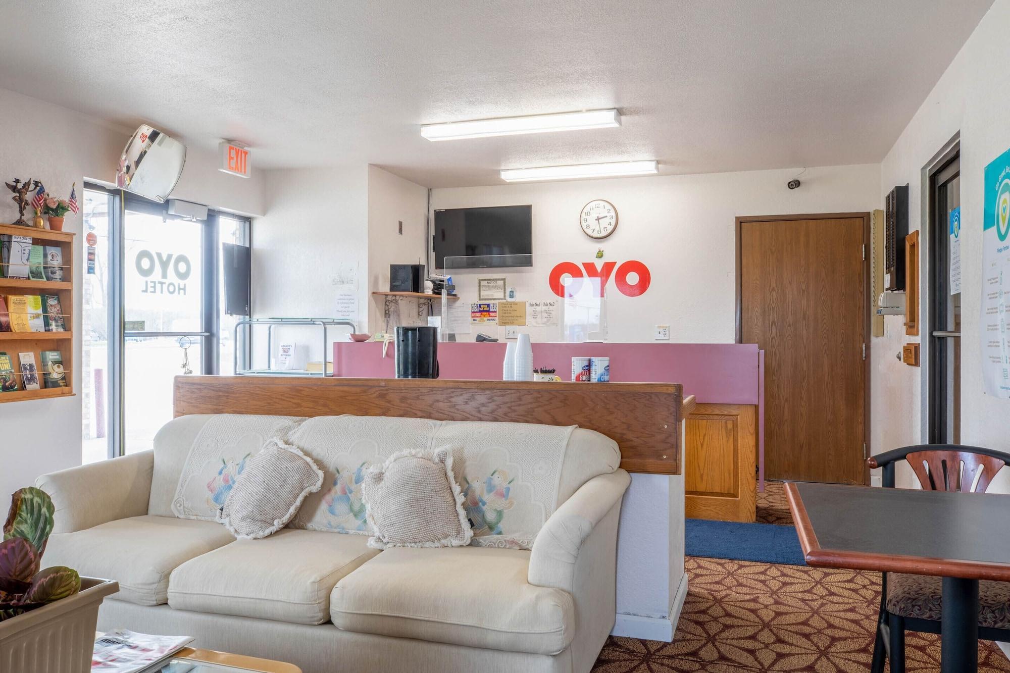 Oyo Hotel Chesaning Route 52 & Hwy 57 Exteriér fotografie
