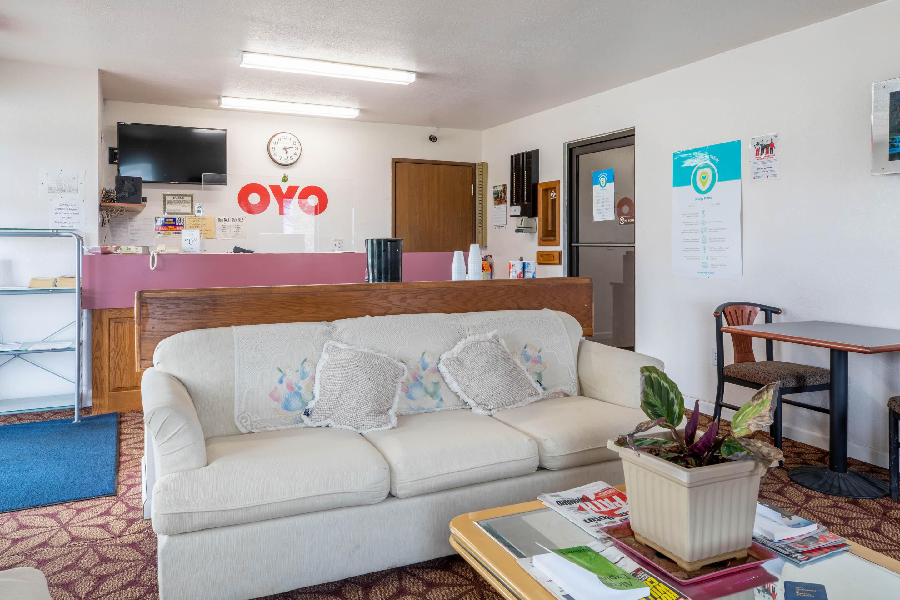 Oyo Hotel Chesaning Route 52 & Hwy 57 Exteriér fotografie