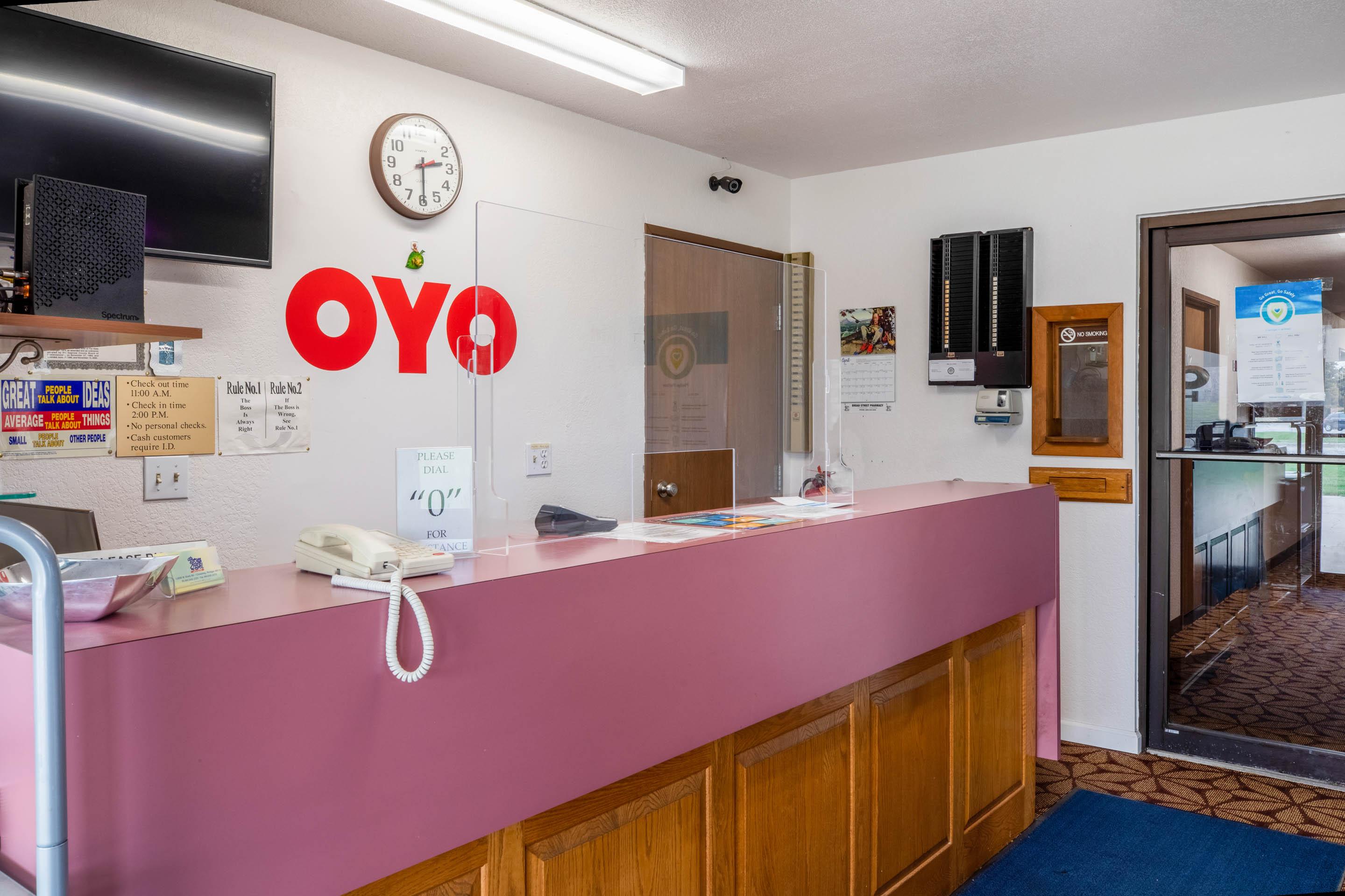 Oyo Hotel Chesaning Route 52 & Hwy 57 Exteriér fotografie